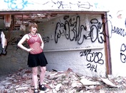 Une teen punk ou grunge baisée dans un squat