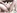 Japonaise  chatte poilue avec un vibro