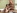 2 soubrettes brunes aux seins silicons