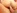 Une blonde se fait baiser la bouche puis la chatte