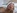 La blonde encaisse une grosse bite black en anal