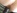 Leah guide une grosse bite noire dans sa chatte 