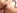 Bow, une belle asiatique poilue, baise sur le canap