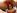 Blonde  forte poitrine baise contre un camion