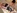 2 copines brunes film�es sur la plage