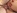 Penetration anale pour une femme rousse � la chatte ras�e