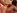 Une amatrice brunette bais�e sur son canap� par un renoi