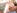 Blonde bonasse � gros seins naturels et piercings aux t�tons
