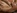 Victoria, une belle brune sexy, bais�e sur une table