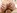 Une amatrice aux seins silicons se fait remplir la bouche de sperme