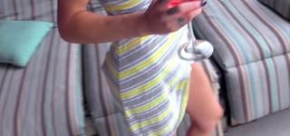 Lily en double devant son mari qui immortalise avec son téléphone !  (vidéo exclusive)