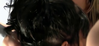 Brigitte de retour devant nos cameras , se tape un petit jeune !  (vidéo exclusive)