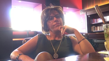 Femme d'affaires  lunettes, mature et chatte poilue