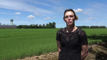 Une authentique lesbienne baise par 2 mecs avec dpucelage anal