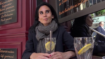 L'ancienne prof reconvertie dans le porno se tape un black