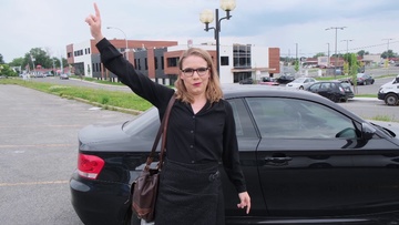 Jaimie, la quebecoise, femme  lunettes qui aime le sperme